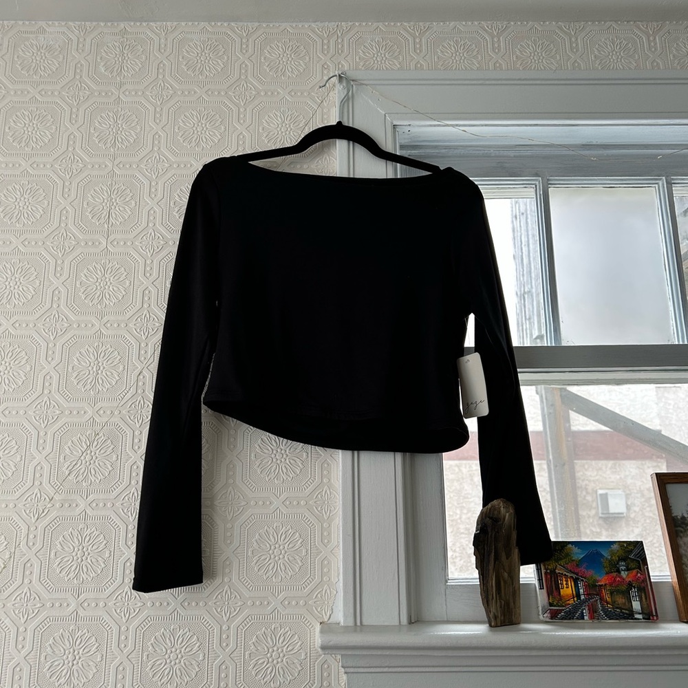Gaze Black Long Sleeve Crop Top